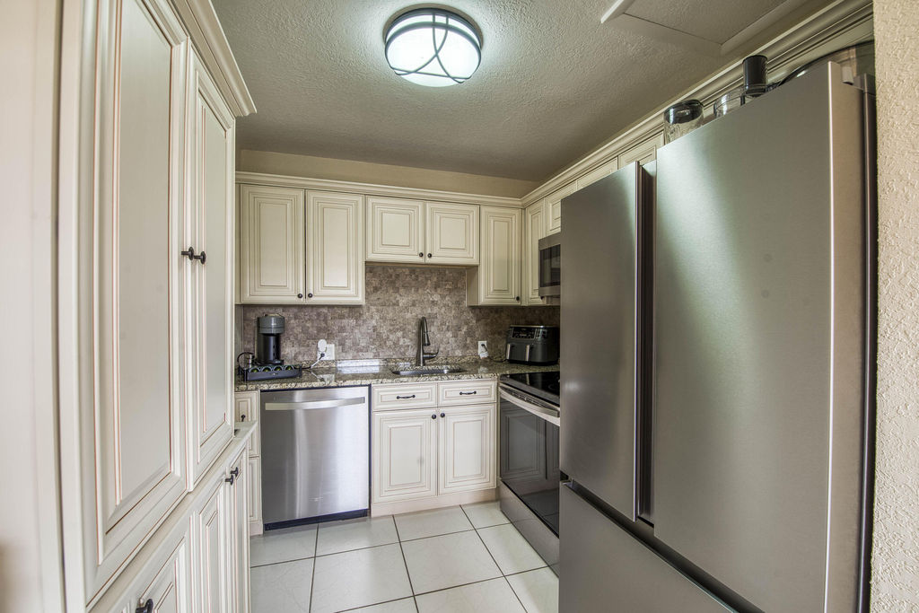 293 Brighton G - Photo 1