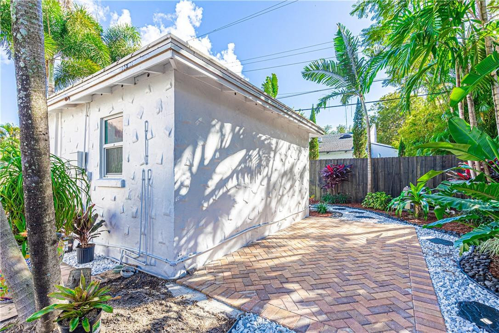 1220 Se 2nd Street - Photo 30