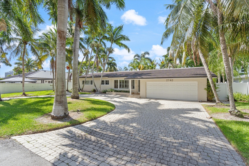 2740 Ne 25th Place - Photo 30