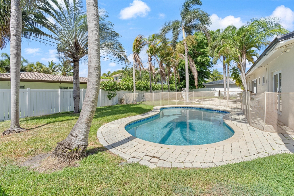 2740 Ne 25th Place - Photo 25