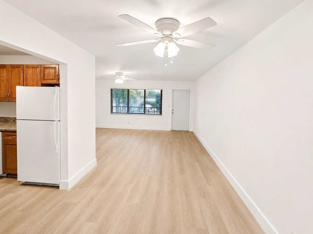 2201 Ne 36th Street - Photo 18