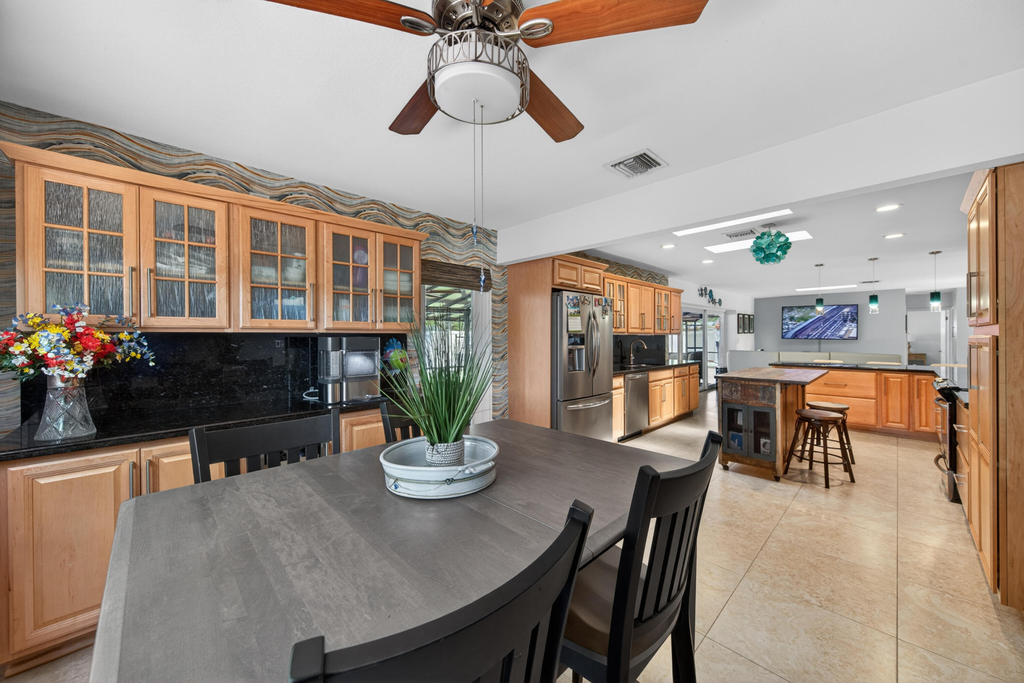 1571 Se 24th Avenue - Photo 10