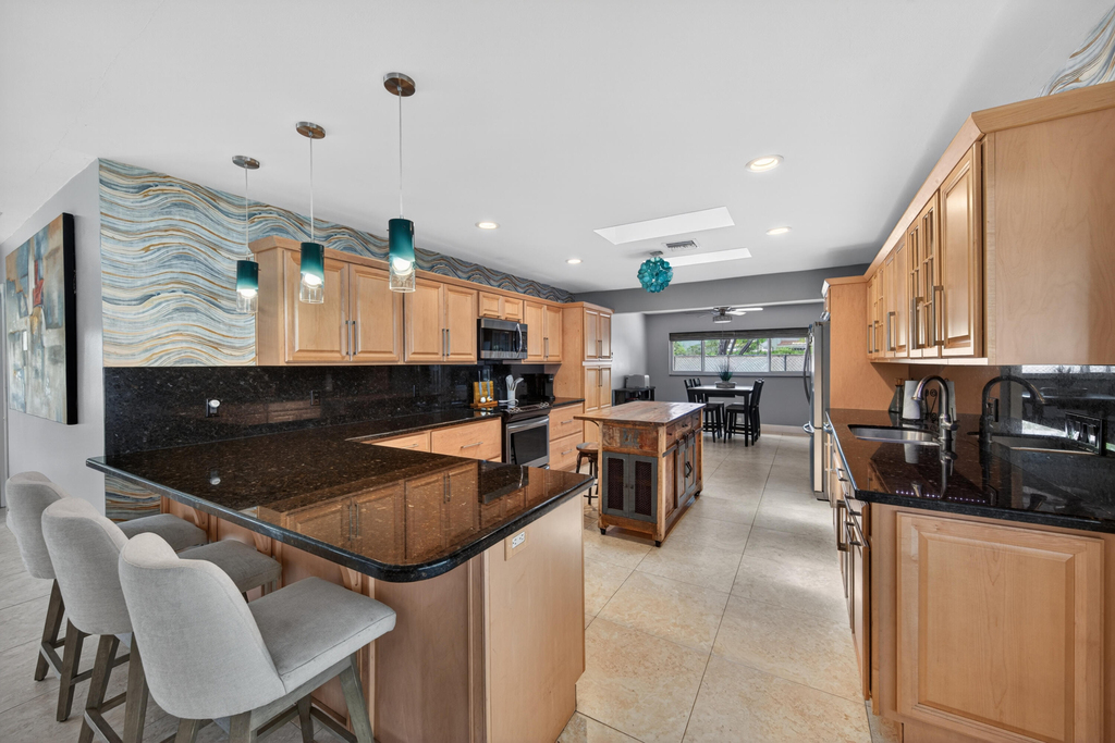 1571 Se 24th Avenue - Photo 8