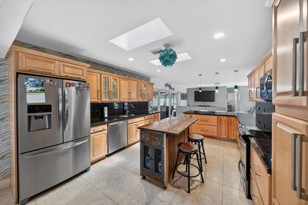 1571 Se 24th Avenue - Photo 9