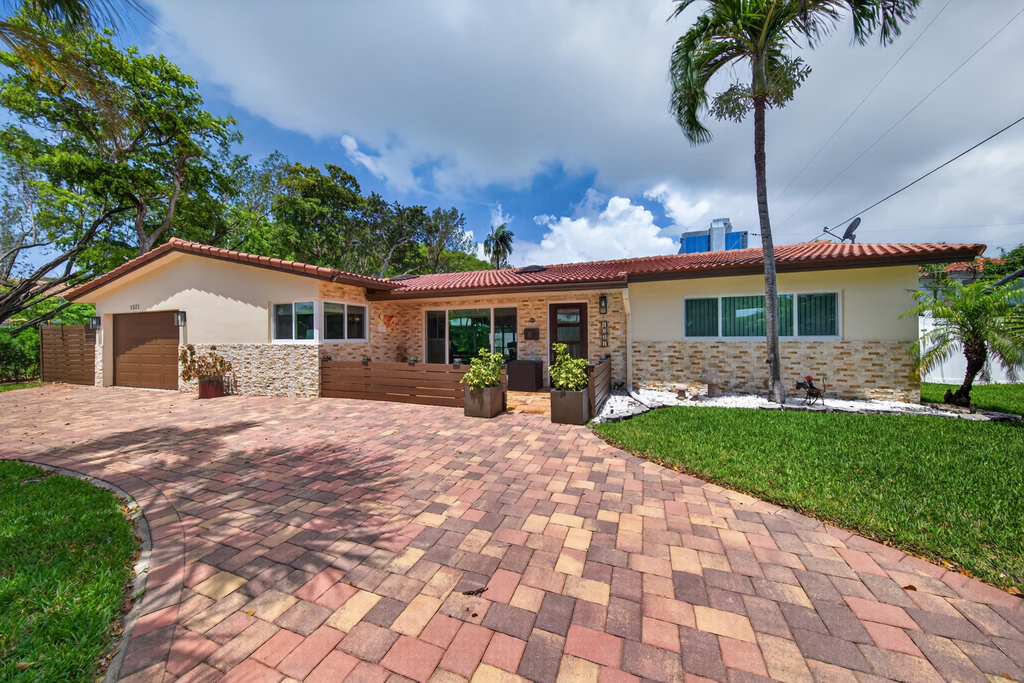 1571 Se 24th Avenue - Photo 15