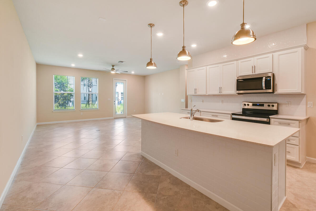 1841 Se Roxy Way - Photo 5
