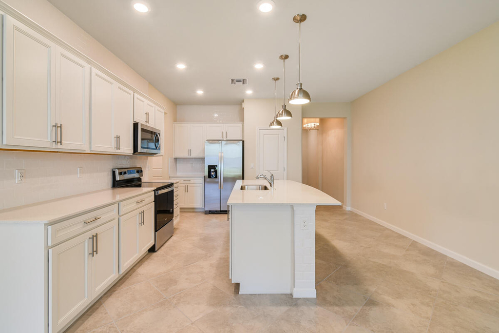 1841 Se Roxy Way - Photo 10