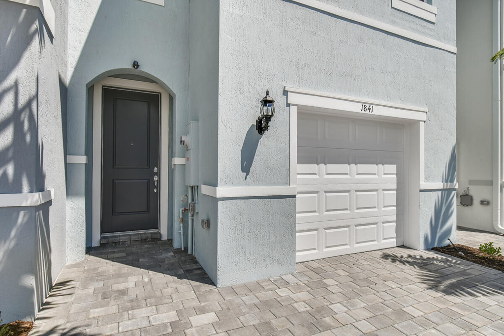 1841 Se Roxy Way - Photo 1