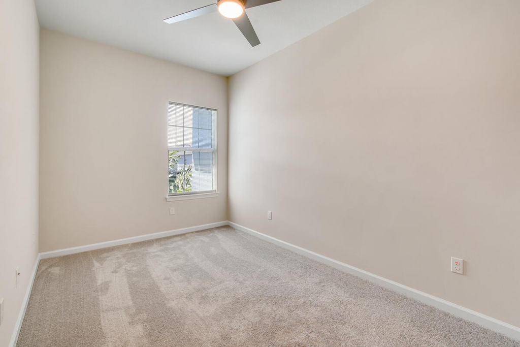 1841 Se Roxy Way - Photo 22