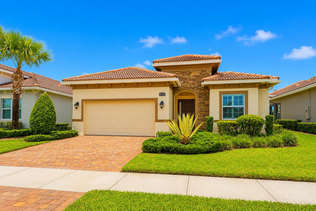 23026 Sw Accesi Way - Photo 0