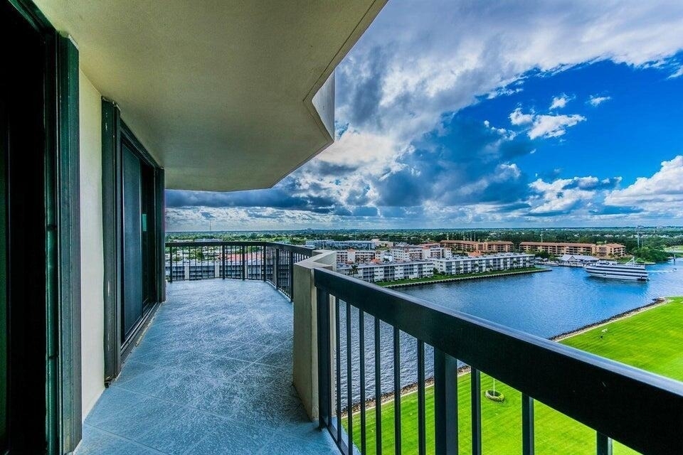 115 Lakeshore Drive - Photo 20