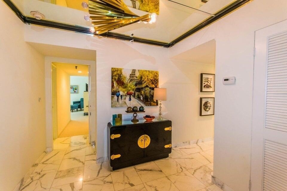 115 Lakeshore Drive - Photo 2