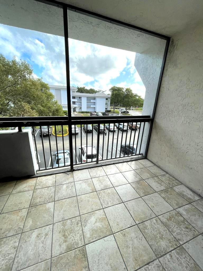 711 N Pine Island Road - Photo 16