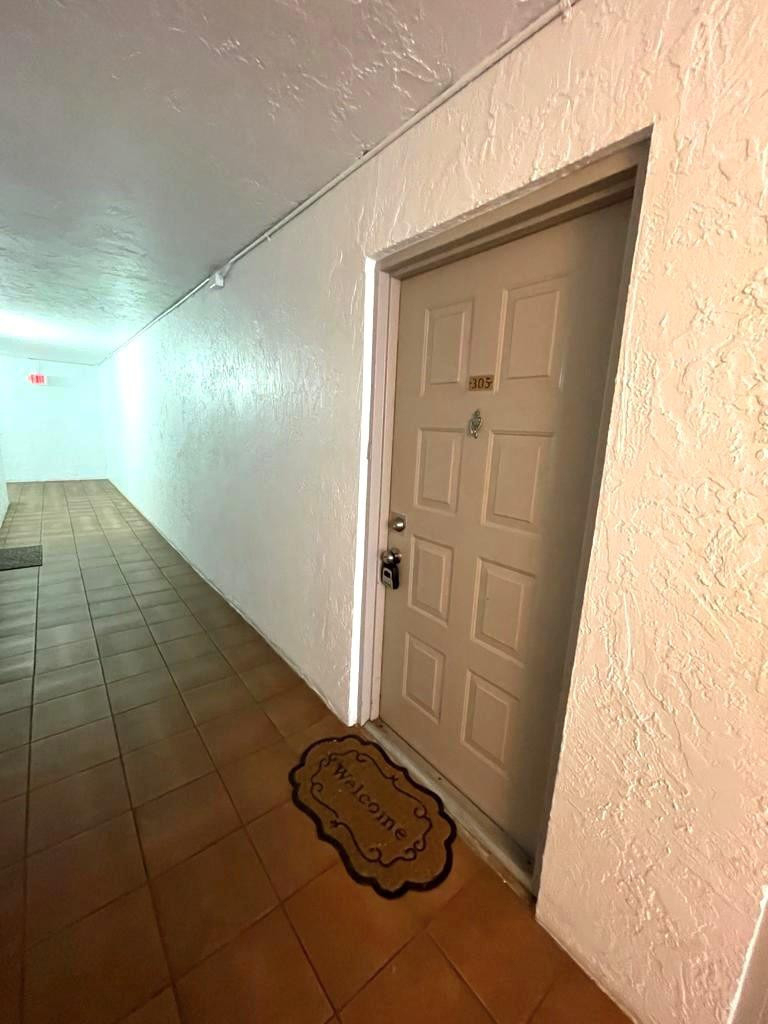 711 N Pine Island Road - Photo 2