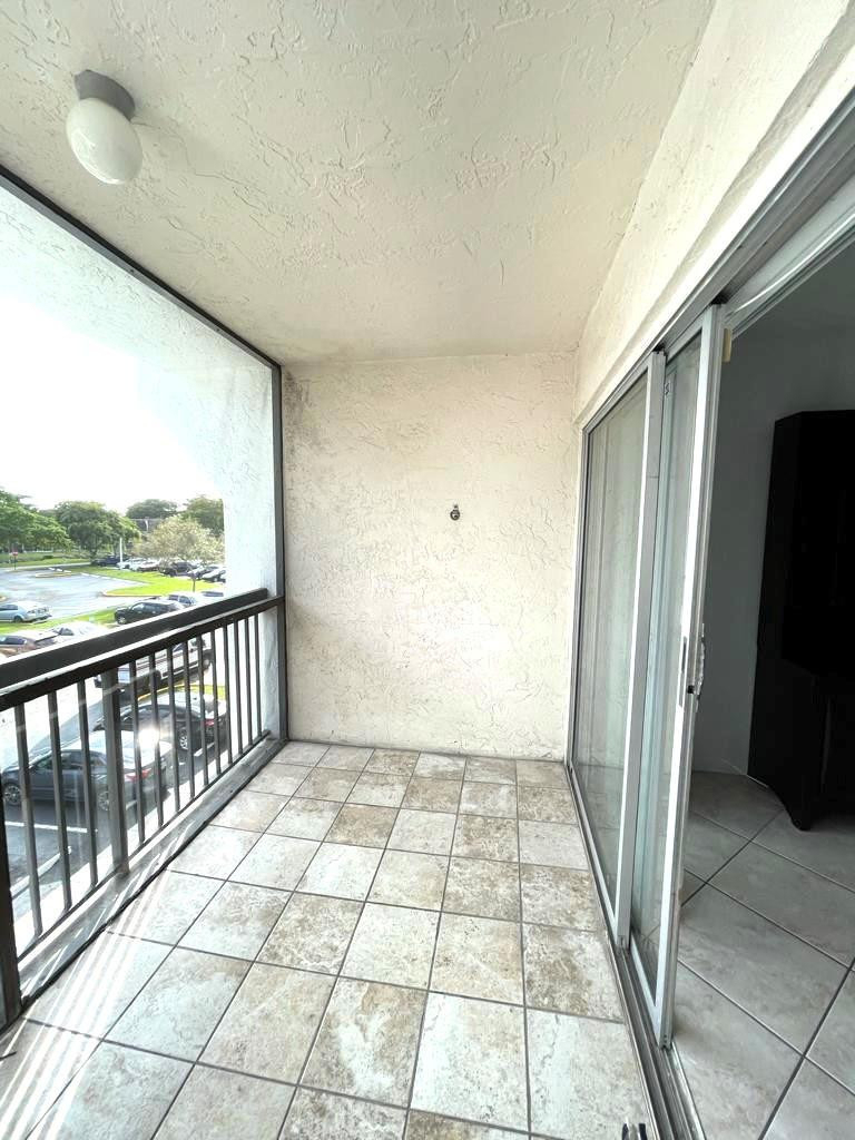 711 N Pine Island Road - Photo 17