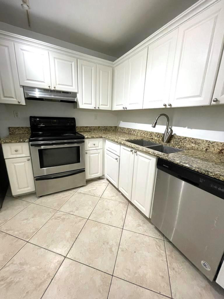 711 N Pine Island Road - Photo 8