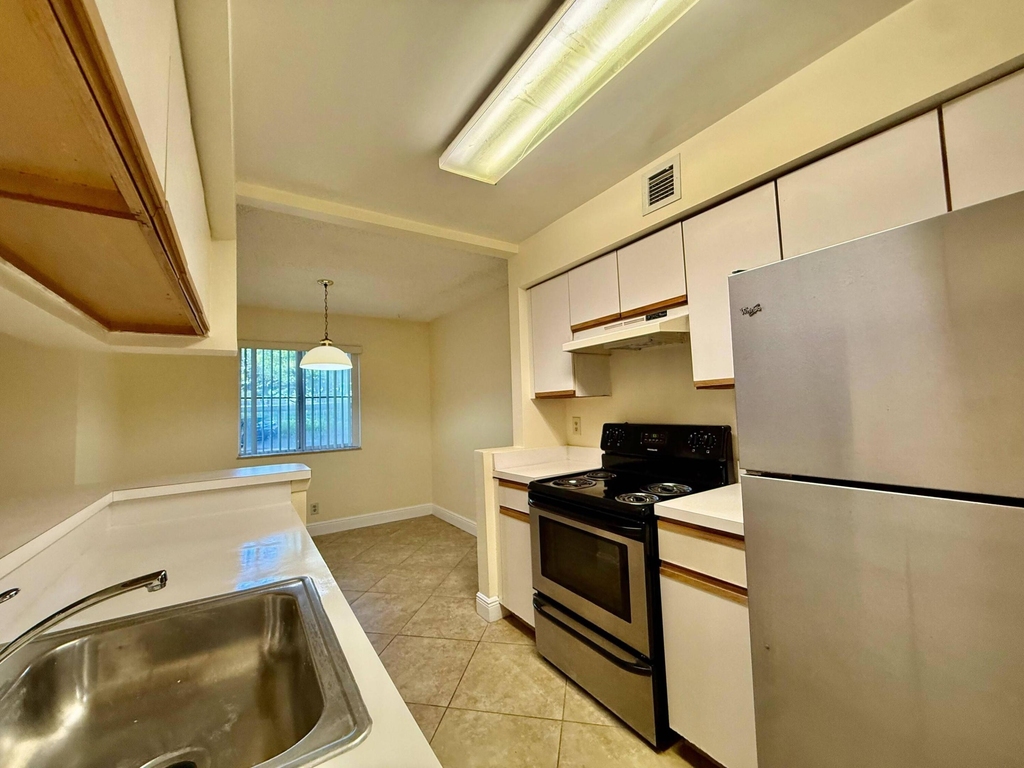 9777 Westview Drive - Photo 4