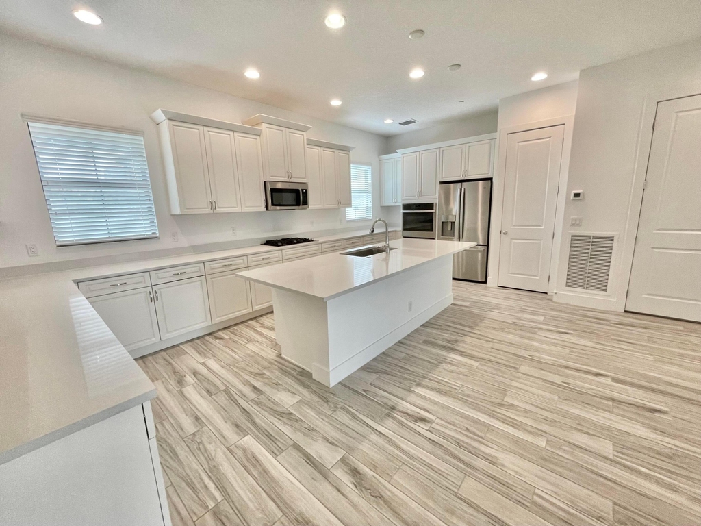 5412 Watts Terrace - Photo 3