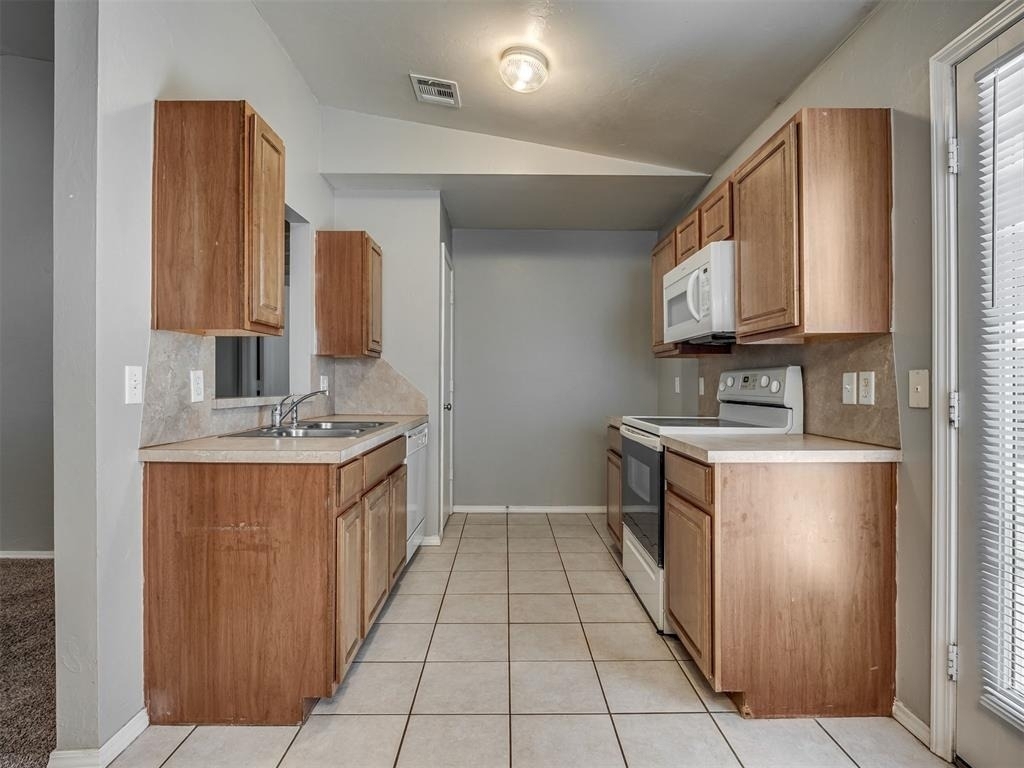 9728 Sw 27th Street - Photo 9