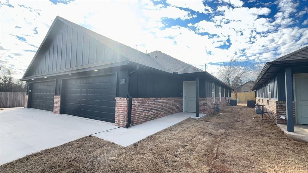 1102 Nw 113th Street - Photo 0