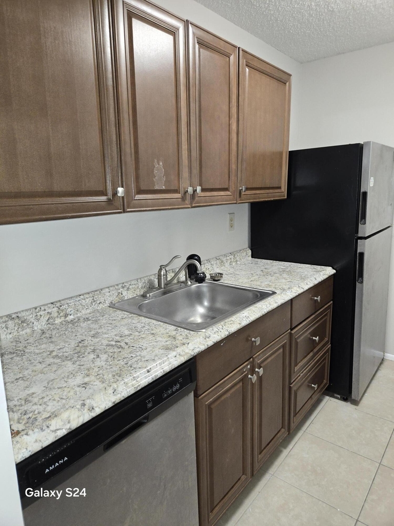1141 Lake Victoria Drive - Photo 6