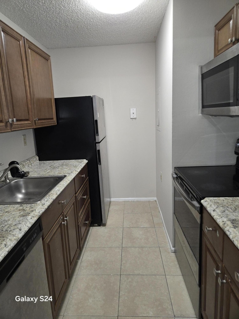 1141 Lake Victoria Drive - Photo 8