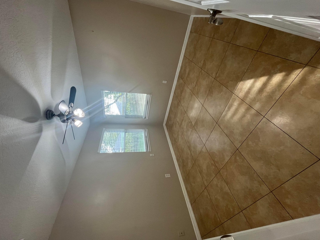 915 11th Terrace - Photo 15