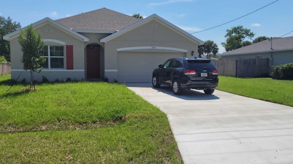 2525 Sw Westfield Street - Photo 1