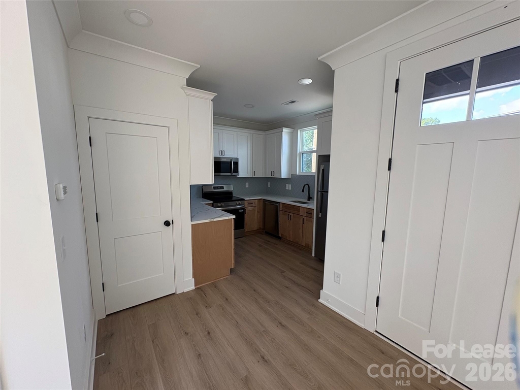2905 Clyde Drive - Photo 2