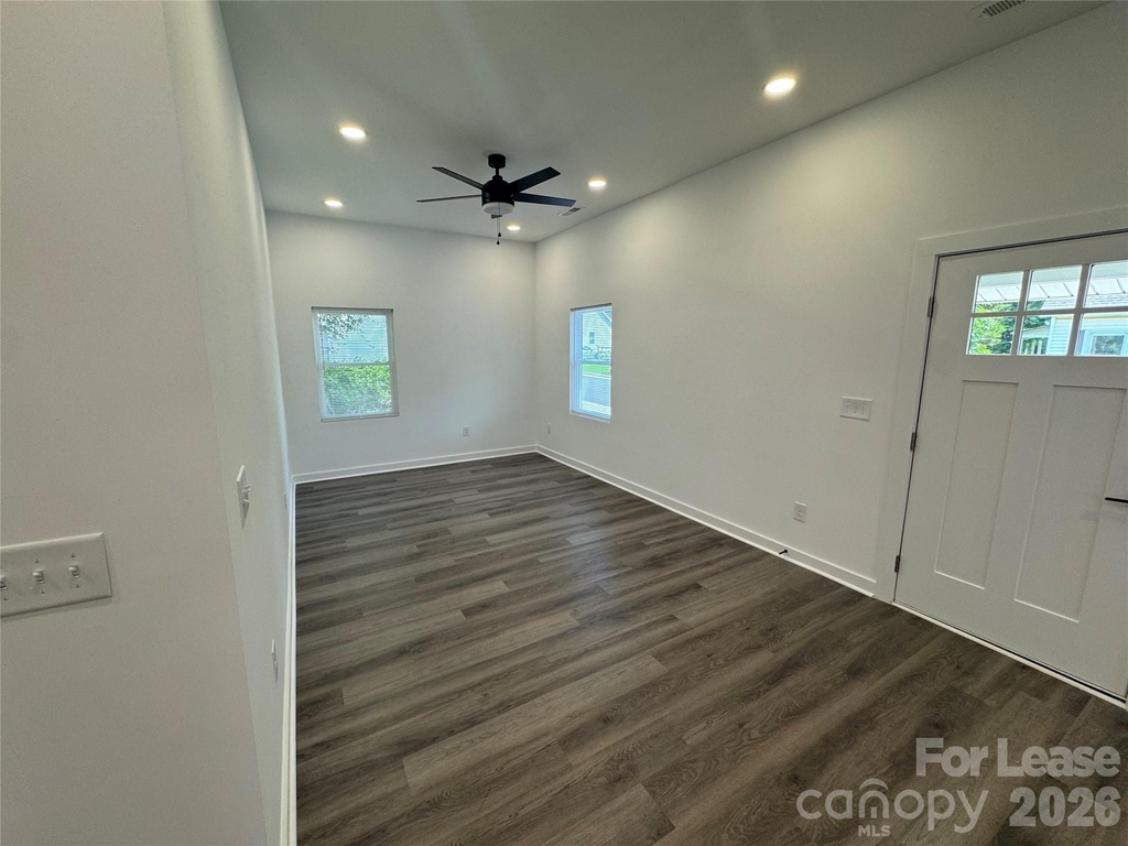 331 E Lowrance Avenue - Photo 6