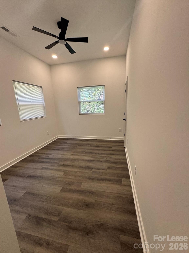 331 E Lowrance Avenue - Photo 12