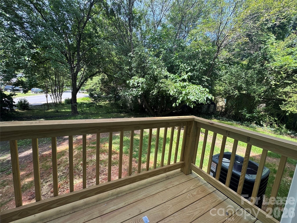 331 E Lowrance Avenue - Photo 14