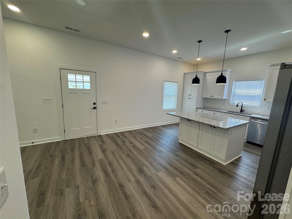 331 E Lowrance Avenue - Photo 5