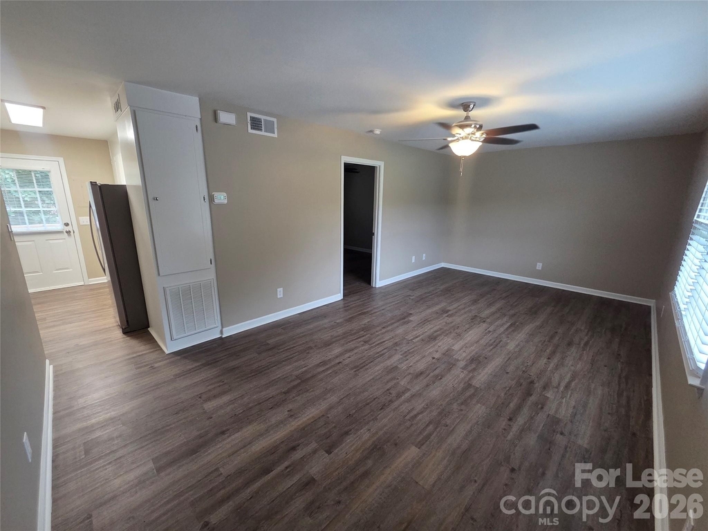 525 12th Street Sw - Photo 3