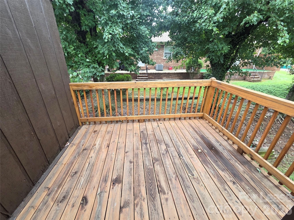 525 12th Street Sw - Photo 1