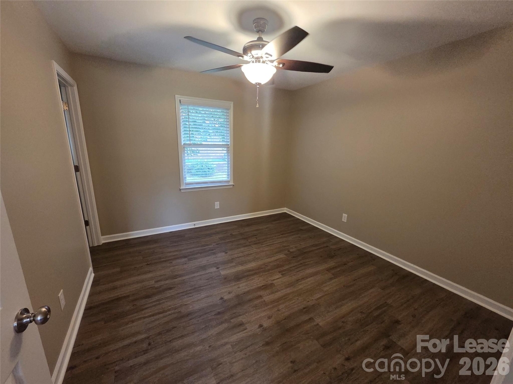 525 12th Street Sw - Photo 7