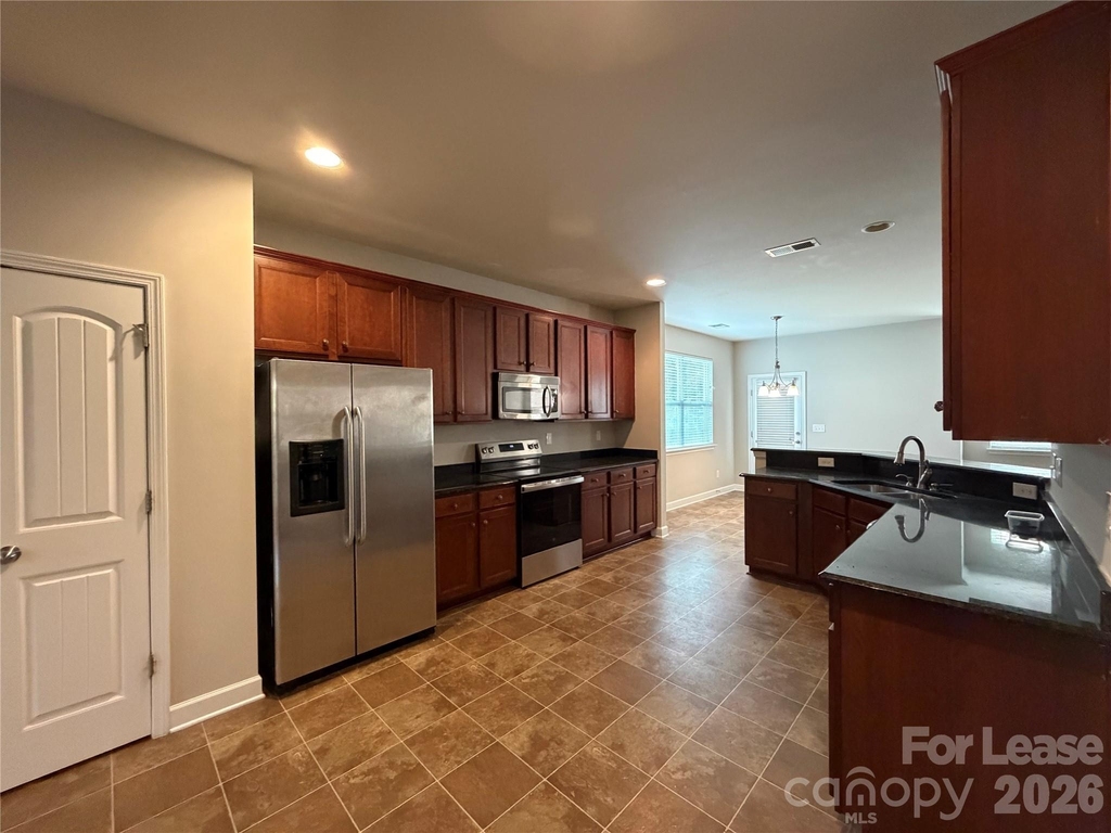 2002 Fripp Lane - Photo 3