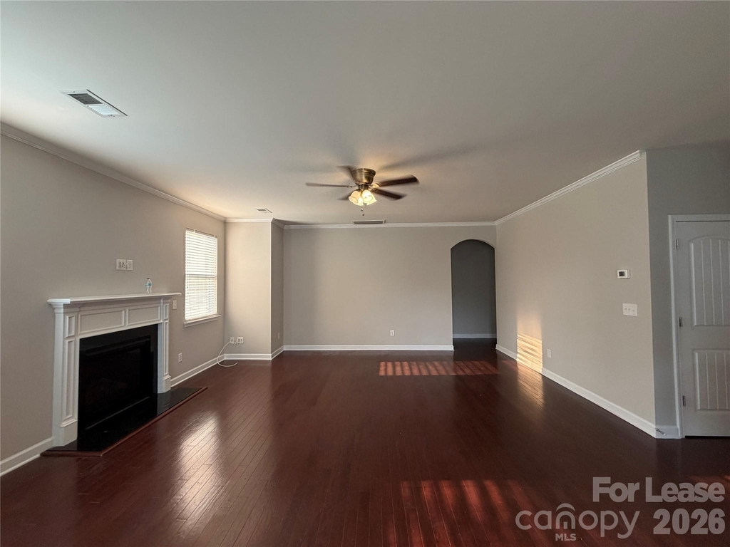 2002 Fripp Lane - Photo 4