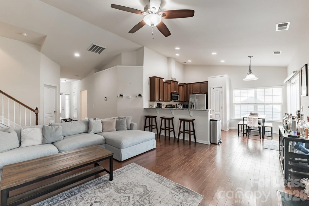 5826 Castlecove Road - Photo 4