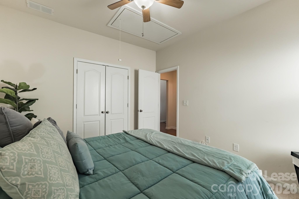 5826 Castlecove Road - Photo 17