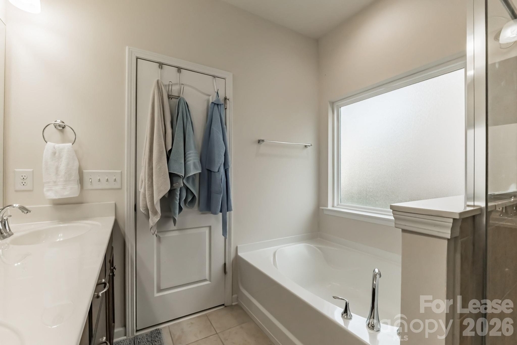 5826 Castlecove Road - Photo 29