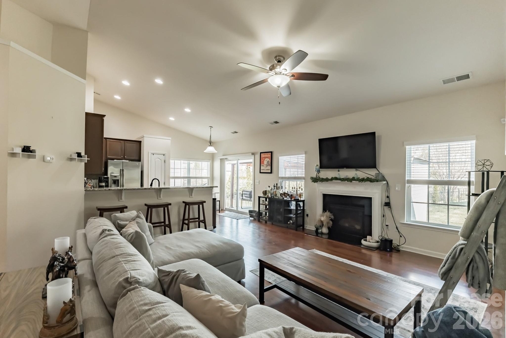 5826 Castlecove Road - Photo 3