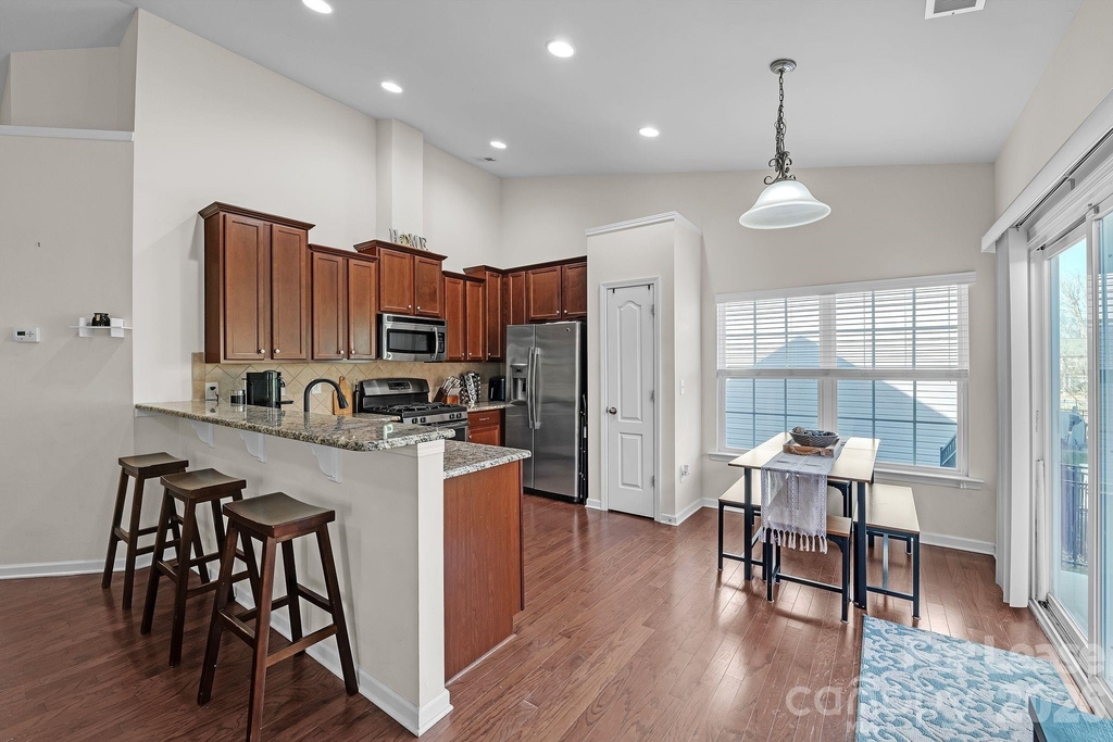 5826 Castlecove Road - Photo 7