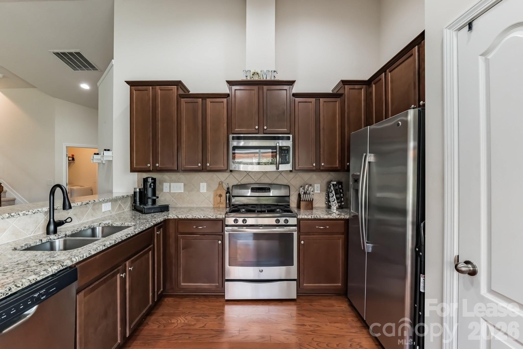 5826 Castlecove Road - Photo 5