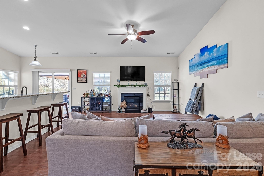 5826 Castlecove Road - Photo 2