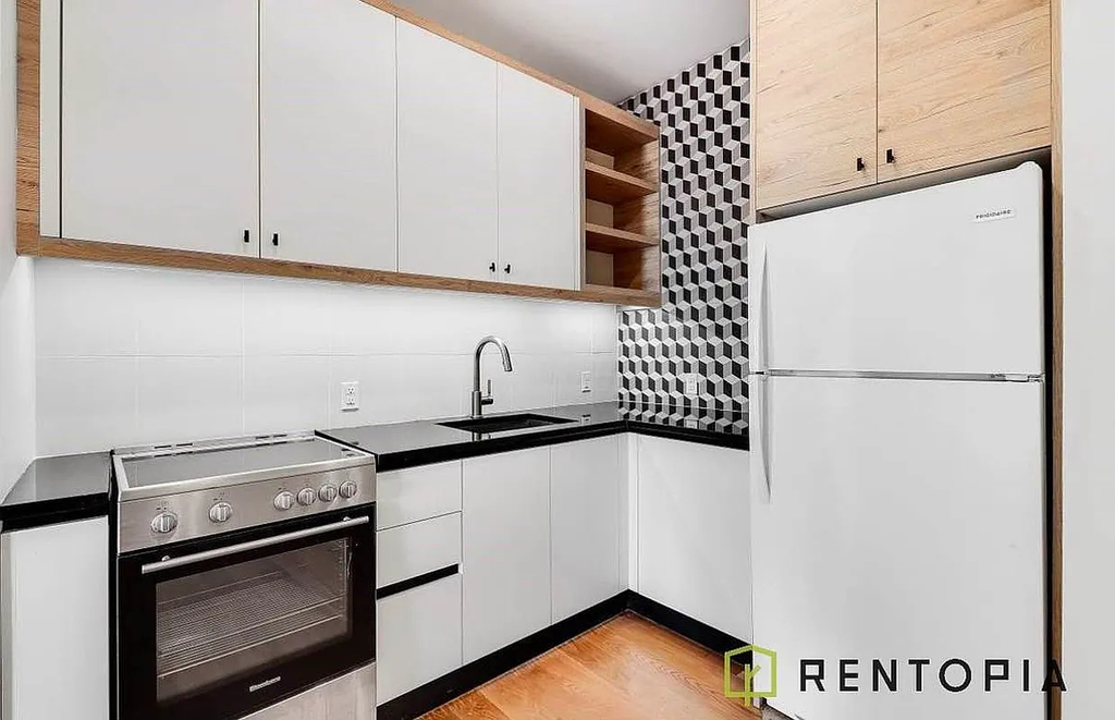 1875 Atlantic Avenue - Photo 3