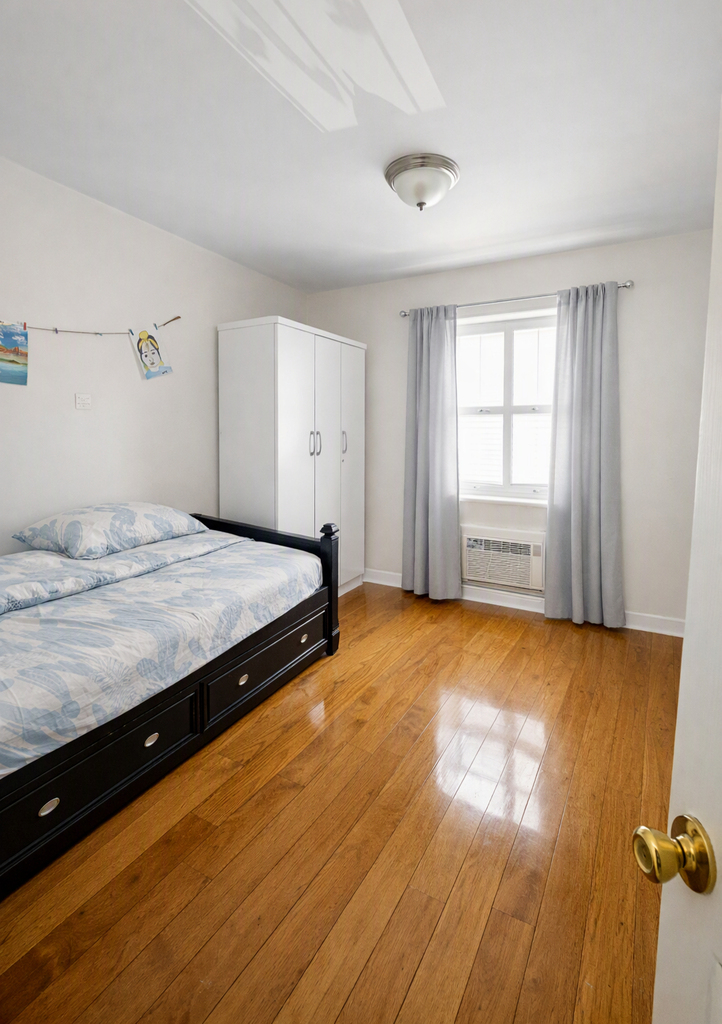 4 BR apartment in Jamaica Queens - Photo 1