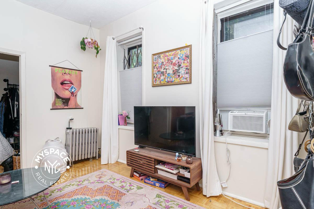 322 Rodney Street - Photo 1