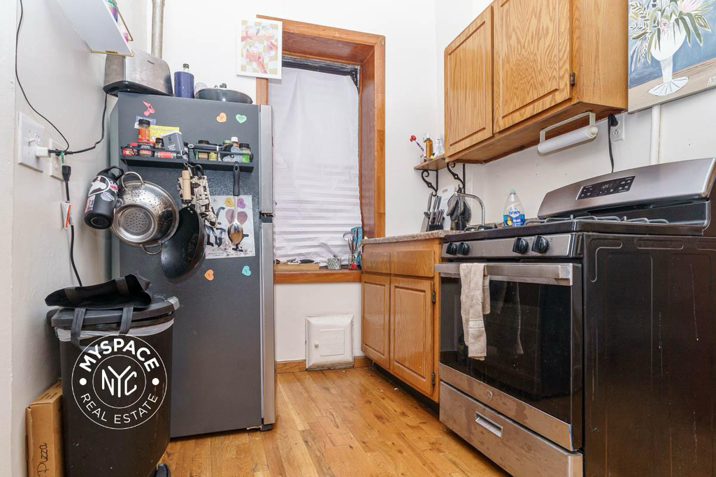 322 Rodney Street - Photo 3