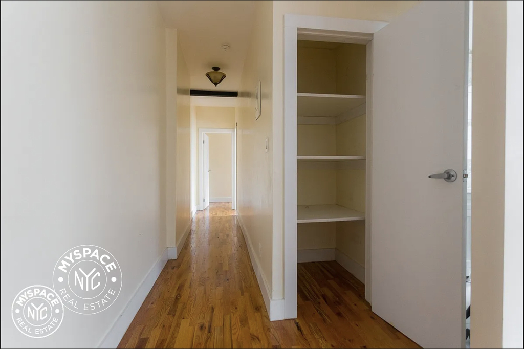 381 Berry Street - Photo 7